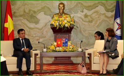 Chủ tịch HĐTV Tập đoàn Điện lực Việt Nam làm việc với Đại sứ Australia